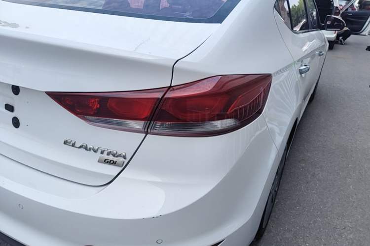 Used Hyundai Elantra (6th Generation / Lingdong) 2016 1.6L Automatic ZhiXuan – Elite Version Right Rear Taillight