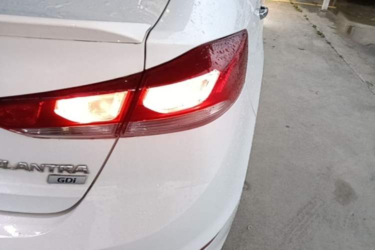 Used Hyundai Elantra (6th Generation / Lingdong) 2016 1.6L Automatic ZhiXuan – Elite Version Right Rear Taillight