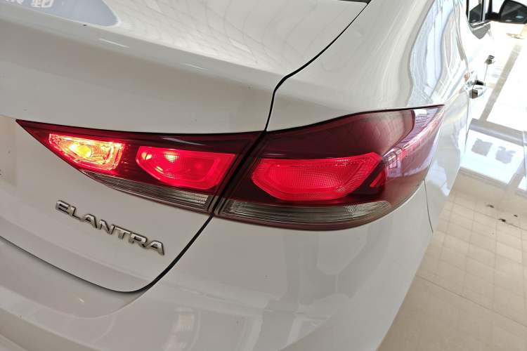 Used Hyundai Elantra (6th Generation / Lingdong) 2016 1.6L Manual ZhiXuan·Youth Edition Right Rear Taillight