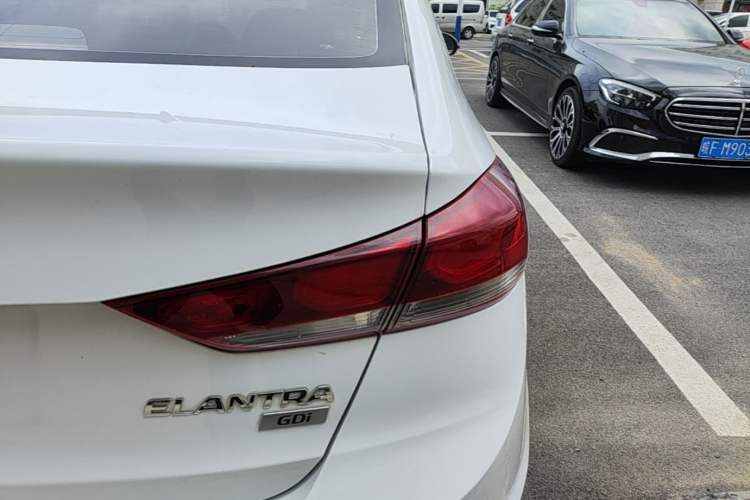 Used Hyundai Elantra (6th Generation / Lingdong) 2016 1.6L Automatic ZhiXuan – Elite Version Right Rear Taillight
