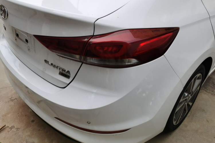 Used Hyundai Elantra (6th Generation / Lingdong) 2016 1.6L Automatic ZhiXuan · Luxury Version Right Rear Taillight