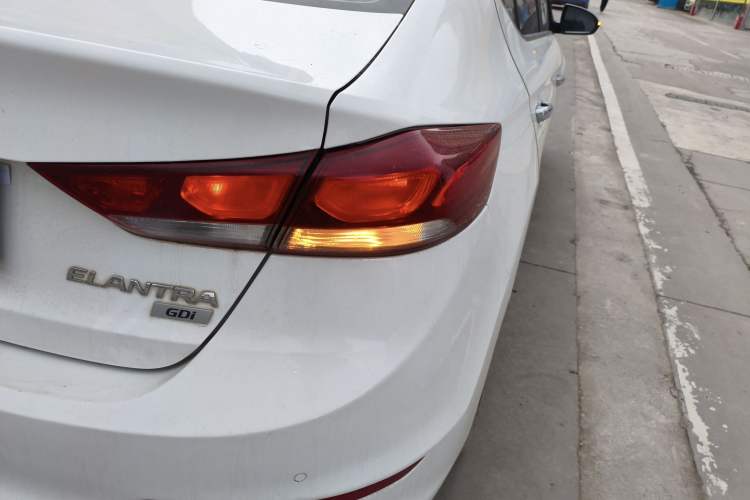 Used Hyundai Elantra (6th Generation / Lingdong) 2016 1.6L Automatic ZhiXuan – Elite Version Right Rear Taillight