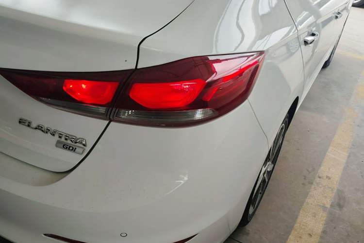 Used Hyundai Elantra (6th Generation / Lingdong) 2016 1.6L Automatic ZhiXuan – Elite Version Right Rear Taillight