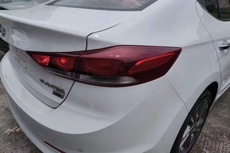 Used Hyundai Elantra (6th Generation / Lingdong) 2016 1.6L Automatic ZhiXuan – Elite Version Right Rear Taillight