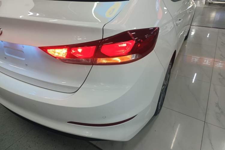 Used Hyundai Elantra (6th Generation / Lingdong) 2016 1.6L Automatic ZhiXuan – Elite Version Right Rear Taillight