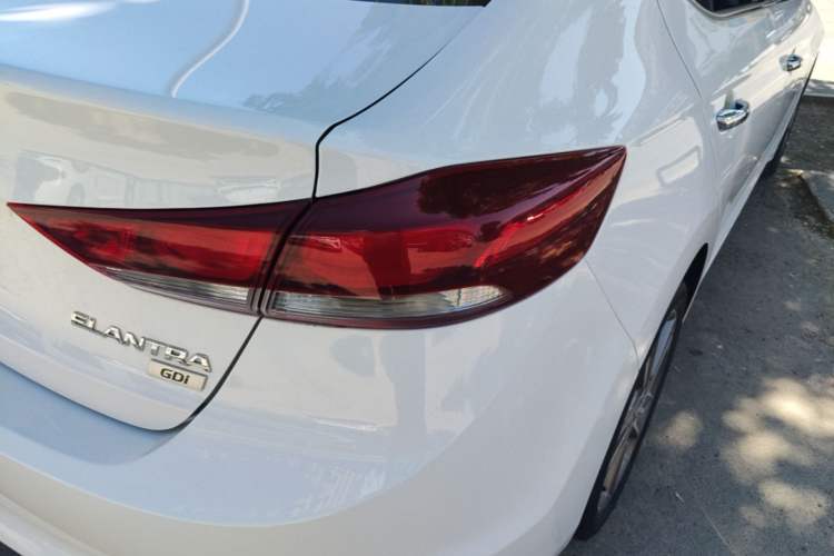 Used Hyundai Elantra (6th Generation / Lingdong) 2016 1.6L Automatic ZhiXuan – Elite Version Right Rear Taillight