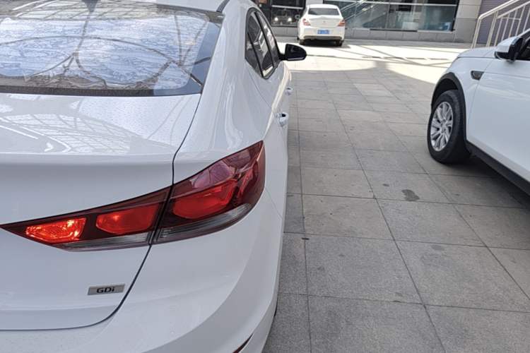 Used Hyundai Elantra (6th Generation / Lingdong) 2016 1.6L Automatic ZhiXuan – Elite Version Right Rear Taillight