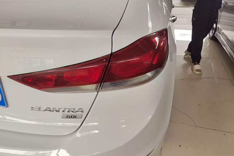 Used Hyundai Elantra (6th Generation / Lingdong) 2016 1.6L Automatic ZhiXuan – Elite Version Right Rear Taillight