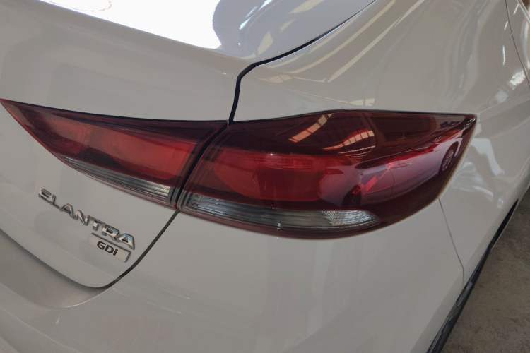 Used Hyundai Elantra (6th Generation / Lingdong) 2016 1.6L Automatic ZhiXuan – Elite Version Right Rear Taillight