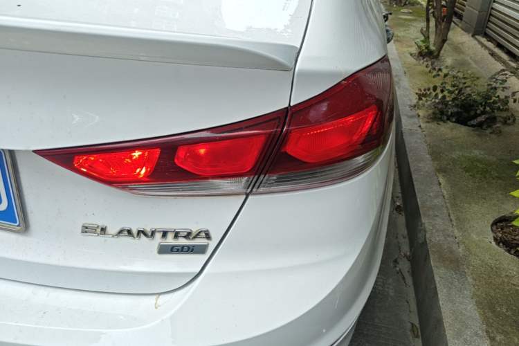 Used Hyundai Elantra (6th Generation / Lingdong) 2016 1.6L Automatic ZhiXuan – Elite Version Right Rear Taillight