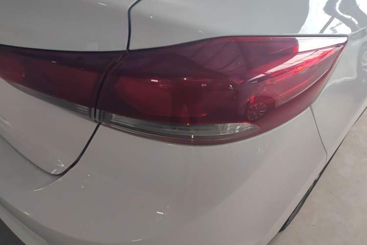 Used Hyundai Elantra (6th Generation / Lingdong) 2016 1.6L Automatic ZhiXuan – Elite Version Right Rear Taillight
