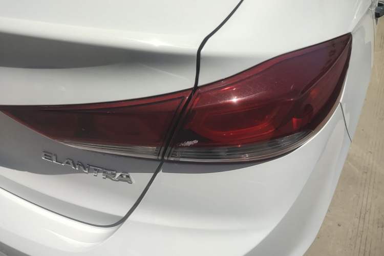 Used Hyundai Elantra (6th Generation / Lingdong) 2016 1.6L Automatic ZhiXuan – Elite Version Right Rear Taillight