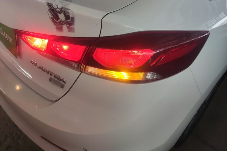 Used Hyundai Elantra (6th Generation / Lingdong) 2016 1.6L Automatic ZhiXuan – Elite Version Right Rear Taillight
