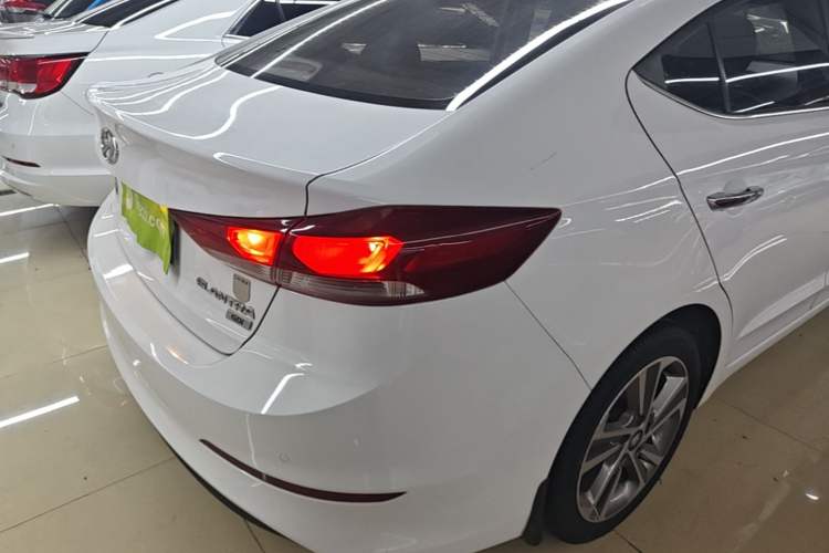 Used Hyundai Elantra (6th Generation / Lingdong) 2016 1.6L Automatic ZhiXuan – Elite Version Right Rear Taillight