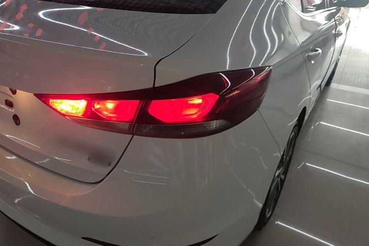 Used Hyundai Elantra (6th Generation / Lingdong) 2016 1.6L Automatic ZhiXuan – Elite Version Right Rear Taillight