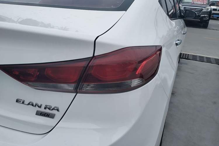 Used Hyundai Elantra (6th Generation / Lingdong) 2016 1.6L Automatic ZhiXuan – Elite Version Right Rear Taillight