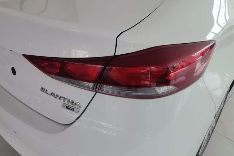 Used Hyundai Elantra (6th Generation / Lingdong) 2016 1.6L Automatic ZhiXuan – Elite Version Right Rear Taillight