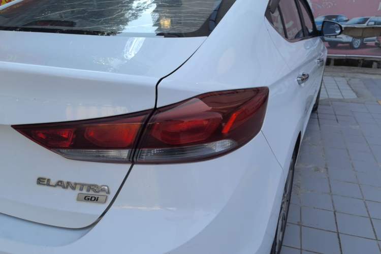 Used Hyundai Elantra (6th Generation / Lingdong) 2016 1.6L Automatic ZhiXuan – Elite Version Right Rear Taillight