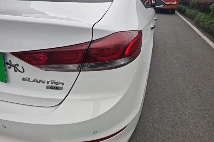 Used Hyundai Elantra (6th Generation / Lingdong) 2016 1.6L Automatic ZhiXuan · Luxury Version Right Rear Taillight