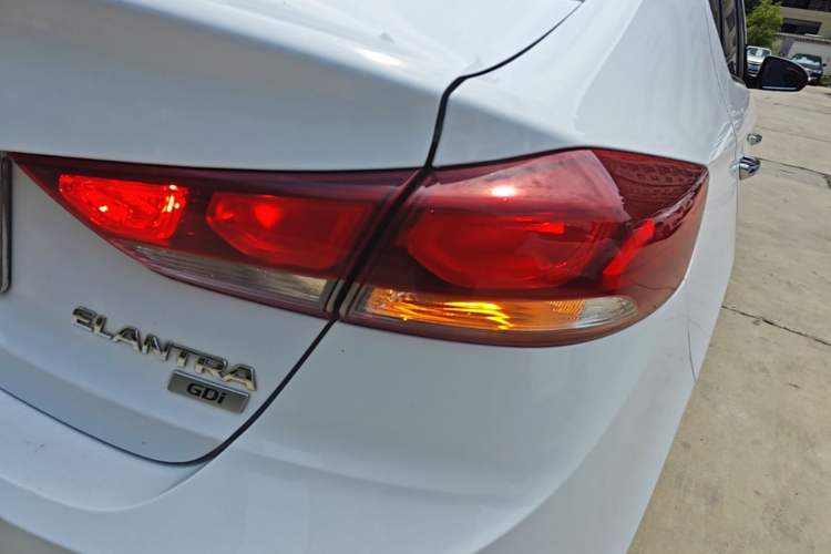 Used Hyundai Elantra (6th Generation / Lingdong) 2016 1.6L Automatic ZhiXuan – Elite Version Right Rear Taillight
