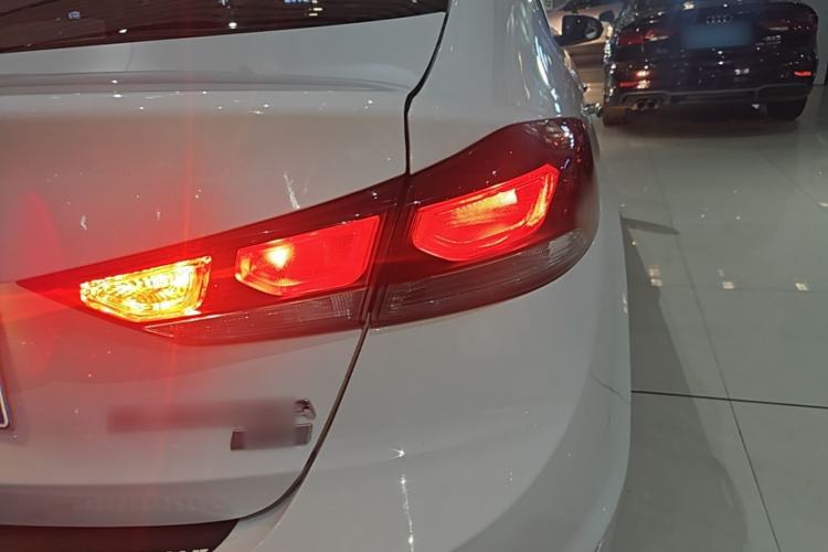 Used Hyundai Elantra (6th Generation / Lingdong) 2016 1.6L Automatic ZhiXuan – Elite Version Right Rear Taillight