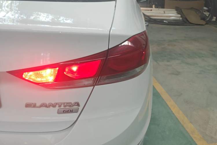 Used Hyundai Elantra (6th Generation / Lingdong) 2016 1.6L Automatic ZhiXuan – Elite Version Right Rear Taillight