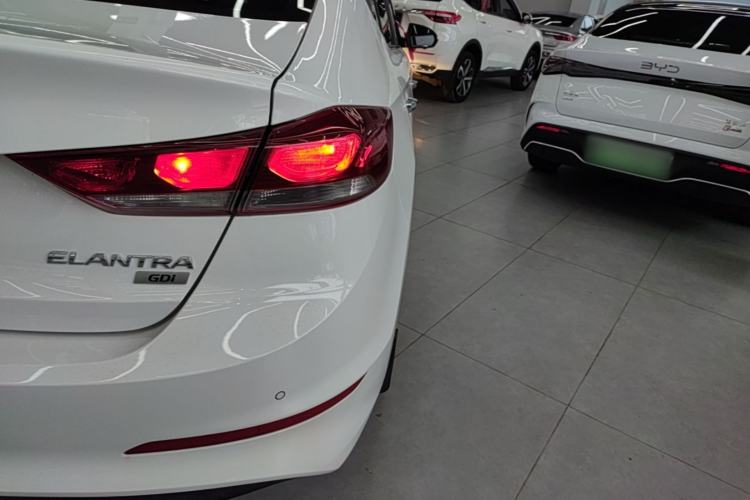 Used Hyundai Elantra (6th Generation / Lingdong) 2016 1.6L Automatic ZhiXuan – Elite Version Right Rear Taillight