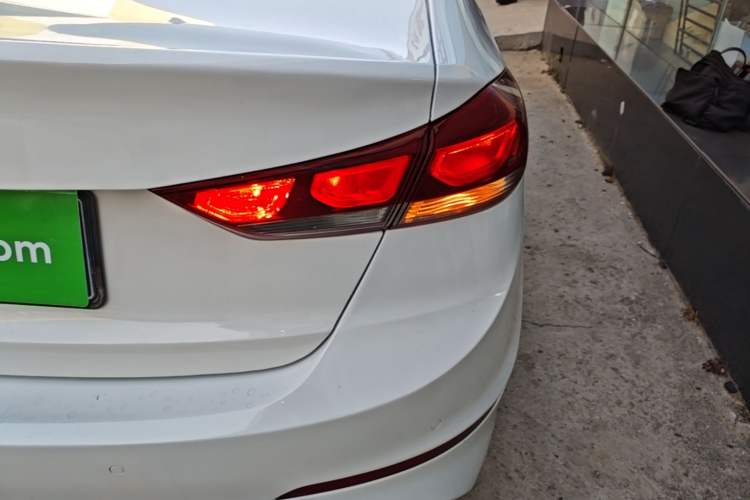 Used Hyundai Elantra (6th Generation / Lingdong) 2016 1.6L Automatic ZhiXuan – Elite Version Right Rear Taillight
