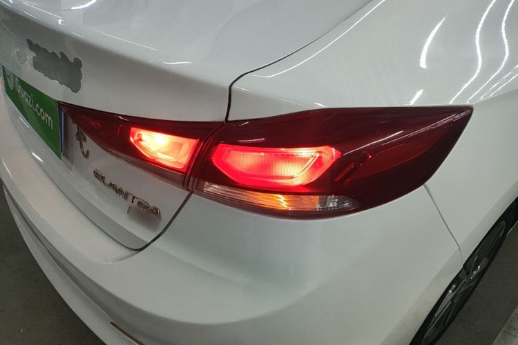 Used Hyundai Elantra (6th Generation / Lingdong) 2016 1.6L Automatic ZhiXuan – Elite Version Right Rear Taillight