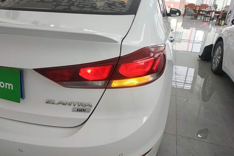 Used Hyundai Elantra (6th Generation / Lingdong) 2016 1.6L Automatic ZhiXuan – Elite Version Right Rear Taillight