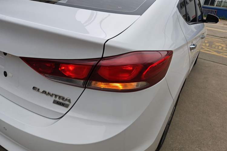 Used Hyundai Elantra (6th Generation / Lingdong) 2016 1.6L Automatic ZhiXuan – Elite Version Right Rear Taillight
