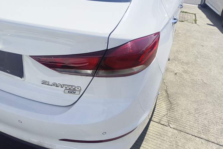 Used Hyundai Elantra (6th Generation / Lingdong) 2016 1.6L Automatic ZhiXuan – Elite Version Right Rear Taillight
