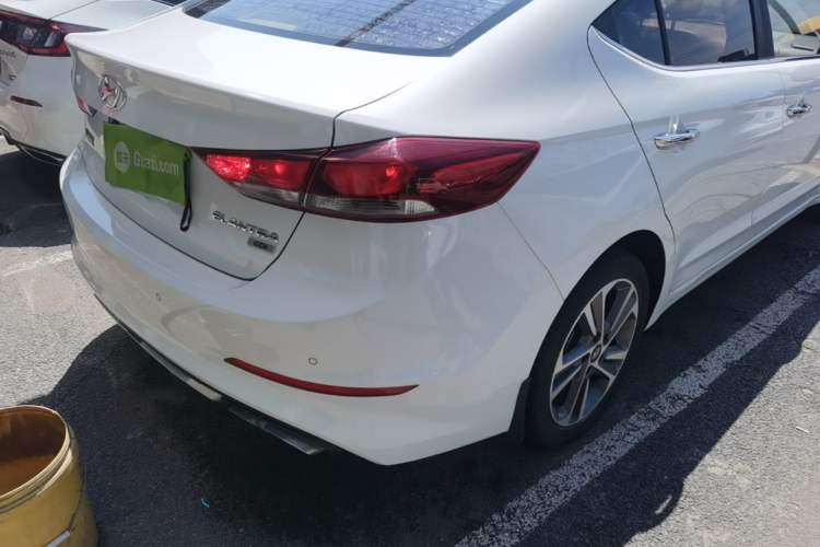 Used Hyundai Elantra (6th Generation / Lingdong) 2016 1.6L Automatic ZhiXuan – Elite Version Right Rear Taillight