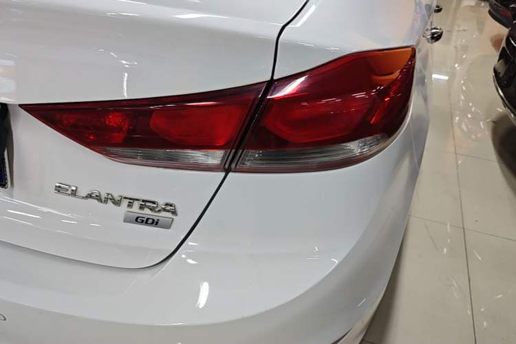 Used Hyundai Elantra (6th Generation / Lingdong) 2016 1.6L Automatic ZhiXuan – Elite Version Right Rear Taillight