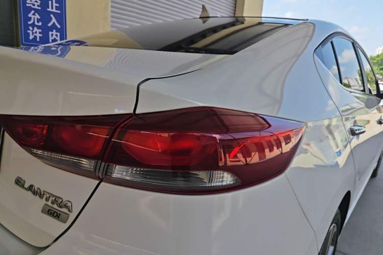 Used Hyundai Elantra (6th Generation / Lingdong) 2016 1.6L Automatic ZhiXuan – Elite Version Right Rear Taillight