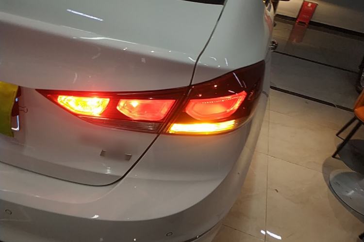 Used Hyundai Elantra (6th Generation / Lingdong) 2016 1.6L Automatic ZhiXuan – Elite Version Right Rear Taillight