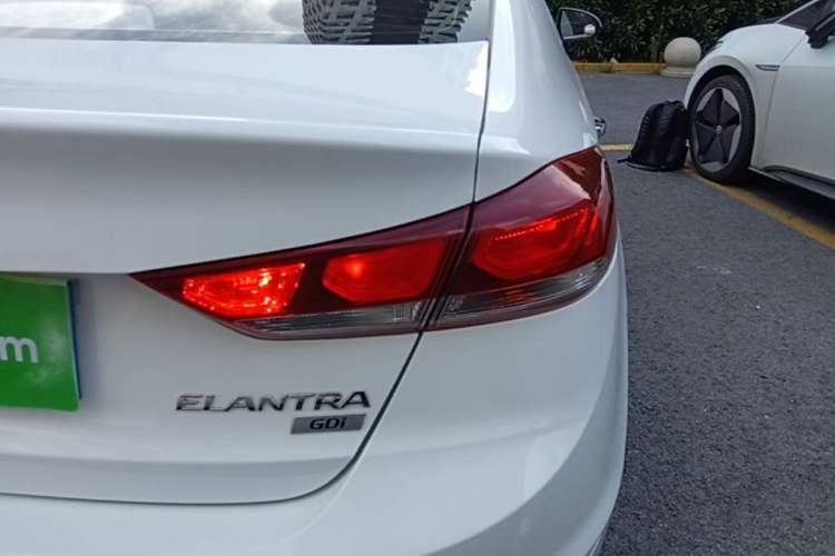 Used Hyundai Elantra (6th Generation / Lingdong) 2016 1.6L Automatic ZhiXuan – Elite Version Right Rear Taillight