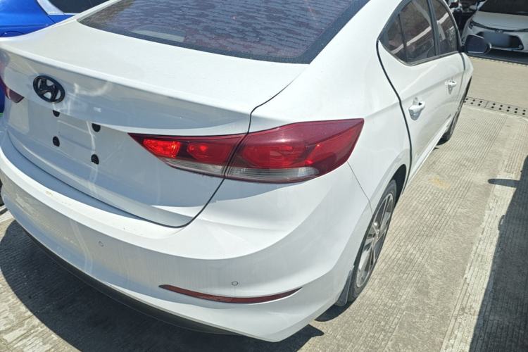 Used Hyundai Elantra (6th Generation / Lingdong) 2016 1.6L Automatic ZhiXuan – Elite Version Right Rear Taillight
