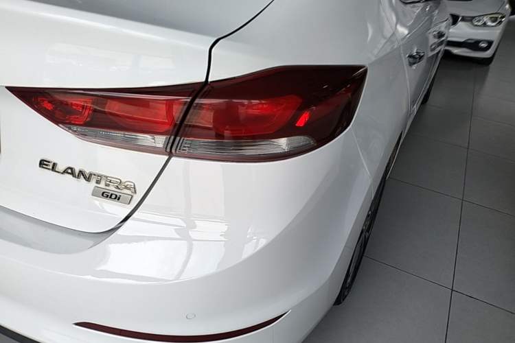 Used Hyundai Elantra (6th Generation / Lingdong) 2016 1.6L Automatic ZhiXuan – Elite Version Right Rear Taillight