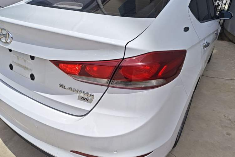 Used Hyundai Elantra (6th Generation / Lingdong) 2016 1.6L Automatic ZhiXuan – Elite Version Right Rear Taillight