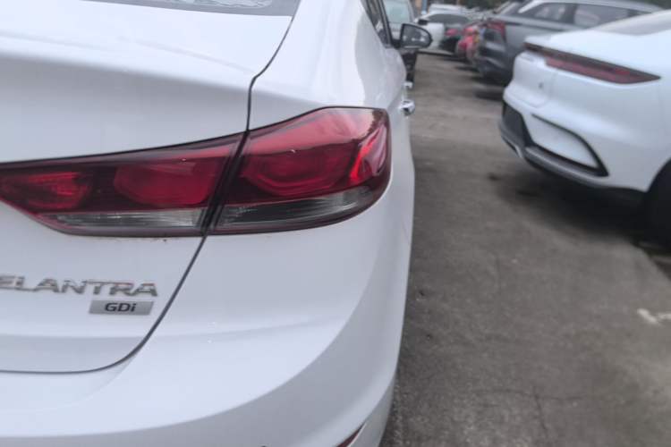 Used Hyundai Elantra (6th Generation / Lingdong) 2016 1.6L Automatic ZhiXuan – Elite Version Right Rear Taillight