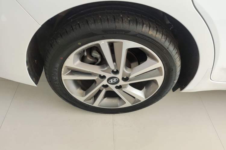 Used Hyundai Elantra (6th Generation / Lingdong) 2016 1.6L Automatic ZhiXuan – Elite Version Right Rear Wheel Hub