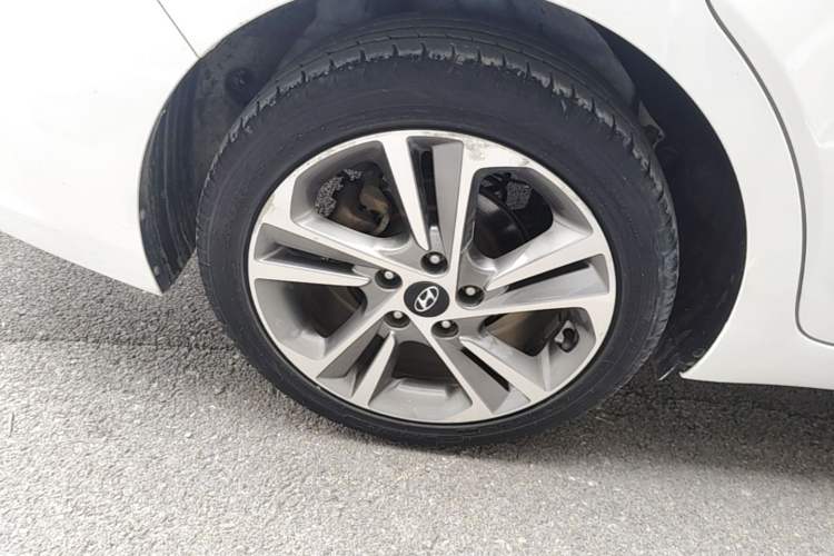 Used Hyundai Elantra (6th Generation / Lingdong) 2016 1.6L Automatic ZhiXuan – Elite Version Right Rear Wheel Hub