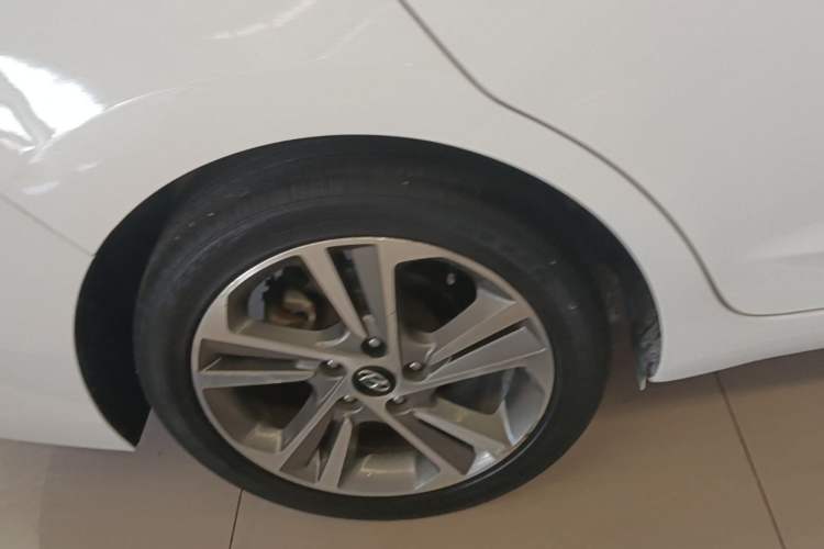 Used Hyundai Elantra (6th Generation / Lingdong) 2016 1.6L Automatic ZhiXuan – Elite Version Right Rear Wheel Hub