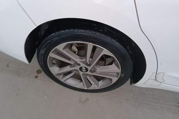 Used Hyundai Elantra (6th Generation / Lingdong) 2016 1.6L Automatic ZhiXuan – Elite Version Right Rear Wheel Hub