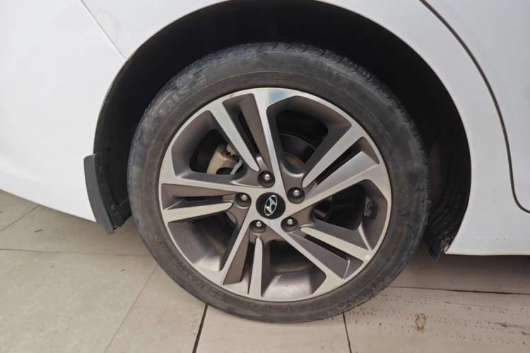 Used Hyundai Elantra (6th Generation / Lingdong) 2016 1.6L Automatic ZhiXuan – Elite Version Right Rear Wheel Hub