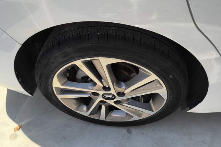 Used Hyundai Elantra (6th Generation / Lingdong) 2016 1.6L Automatic ZhiXuan – Elite Version Right Rear Wheel Hub