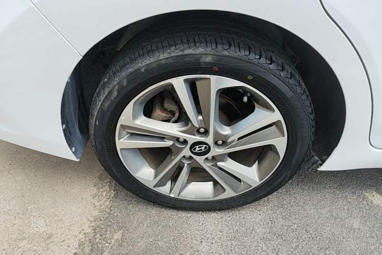 Used Hyundai Elantra (6th Generation / Lingdong) 2016 1.6L Automatic ZhiXuan – Elite Version Right Rear Wheel Hub