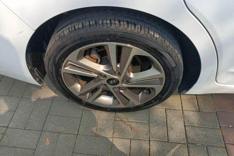Used Hyundai Elantra (6th Generation / Lingdong) 2016 1.6L Automatic ZhiXuan – Elite Version Right Rear Wheel Hub