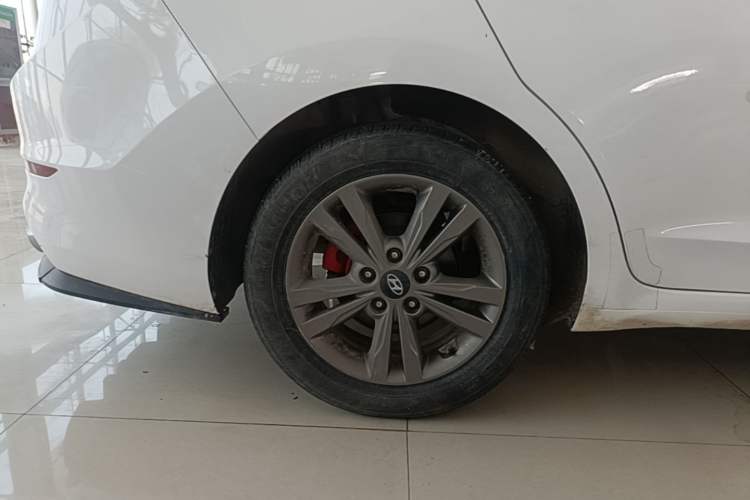 Used Hyundai Elantra (6th Generation / Lingdong) 2016 1.6L Manual ZhiXuan·Youth Edition Right Rear Wheel Hub